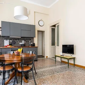 Apartment Flat-2 Min Walk The Cathedral!
