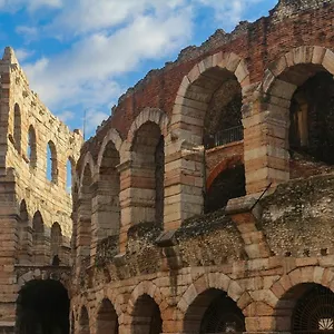 https://casaesvael.hotelinveneto.com