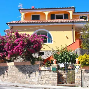 Pensión Le Bougainvillea